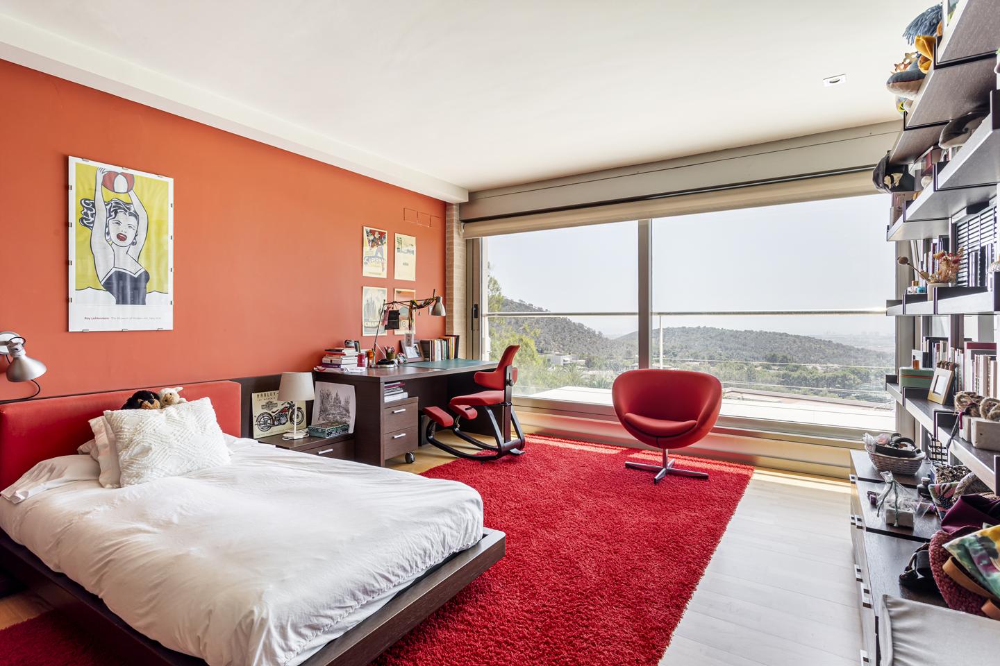 Bedroom — luxury villa Valencia